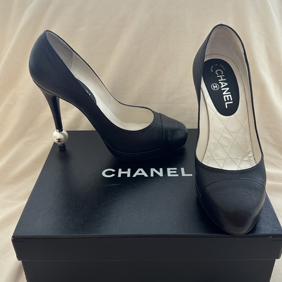 Chanel Pumps - Picture 5 of 11